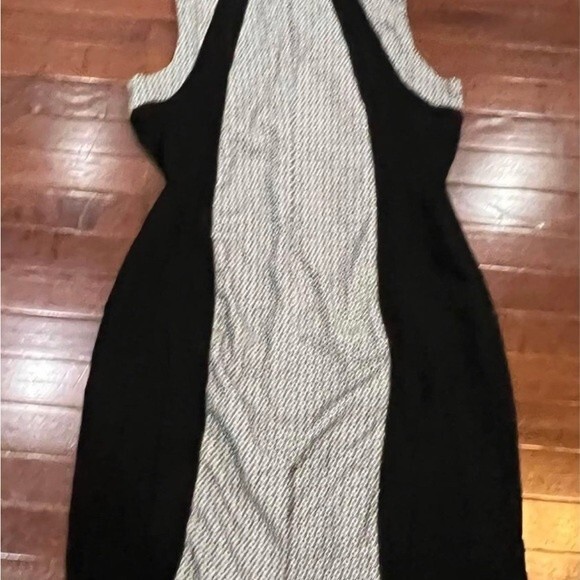 Peter Nygard black and white geo print with leather piping sheath dress size 14 - Picture 3 of 7